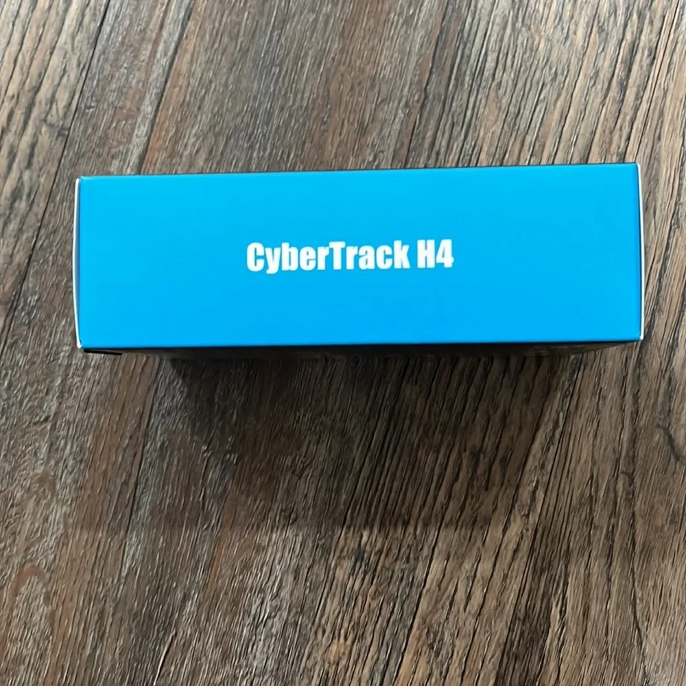 Adesso cyber track H4 new in box